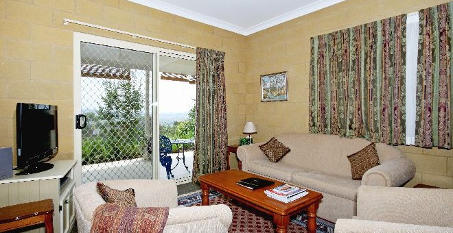 Birch Suite – Mount Tamborine accommodation alternative, quiet and secluded